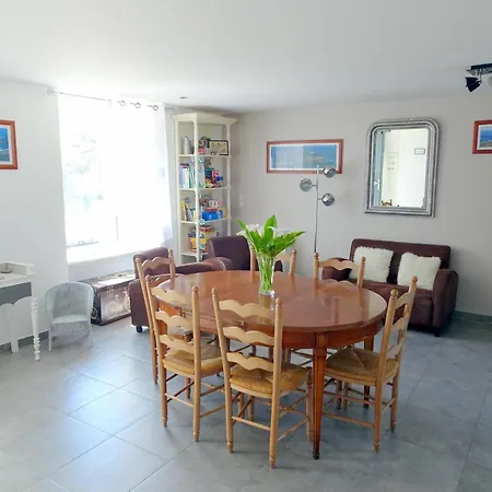 Stone House In Near Sandy * Bricqueville-sur-Mer