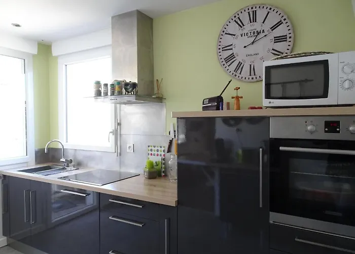 Stone House In Near Sandy *