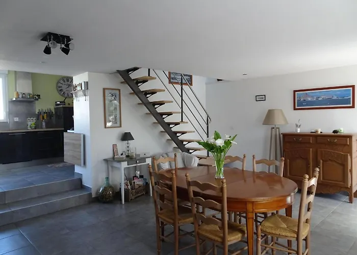 Stone House In Near Sandy Holiday home