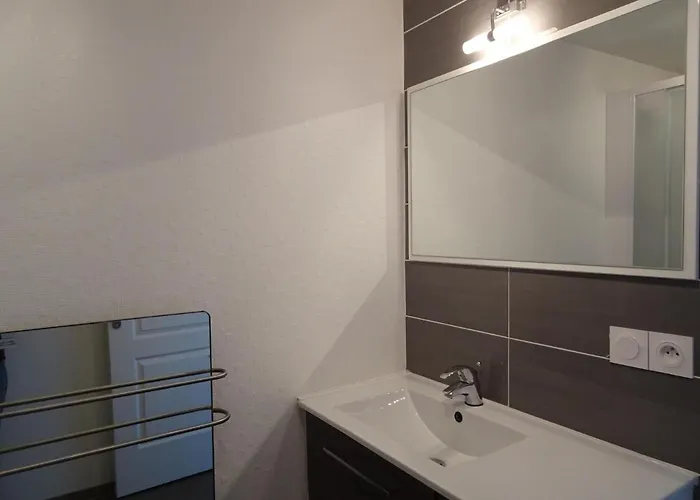 Stone House In Near Sandy *