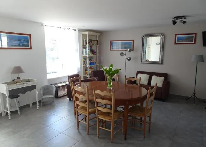 Stone House In Near Sandy * Bricqueville-sur-Mer